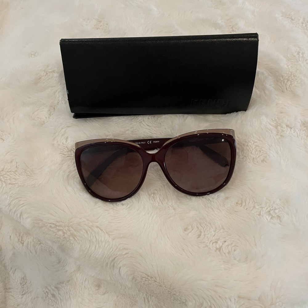 Fendi Sunglasses Style FS5283